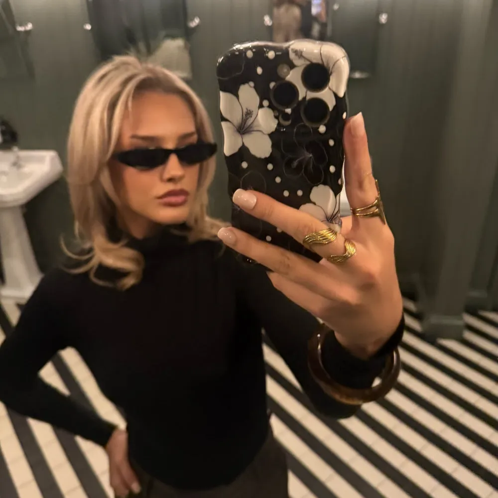 Wavy Phone Case - Mono Flora Compact Shell Rugged Detail Layer