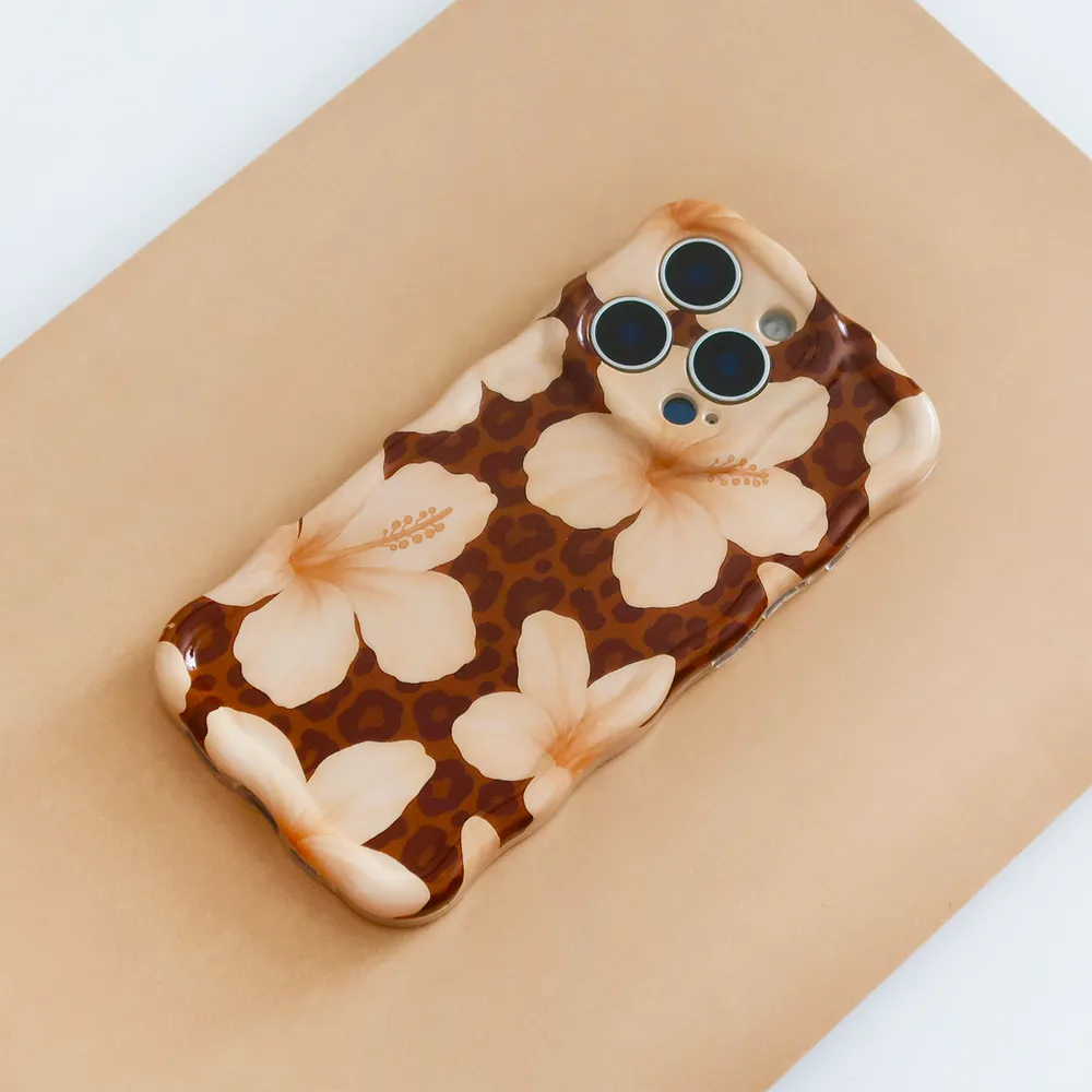 Car Accessory Stylish Surface Design Wavy Phone Case - Safari Bloom