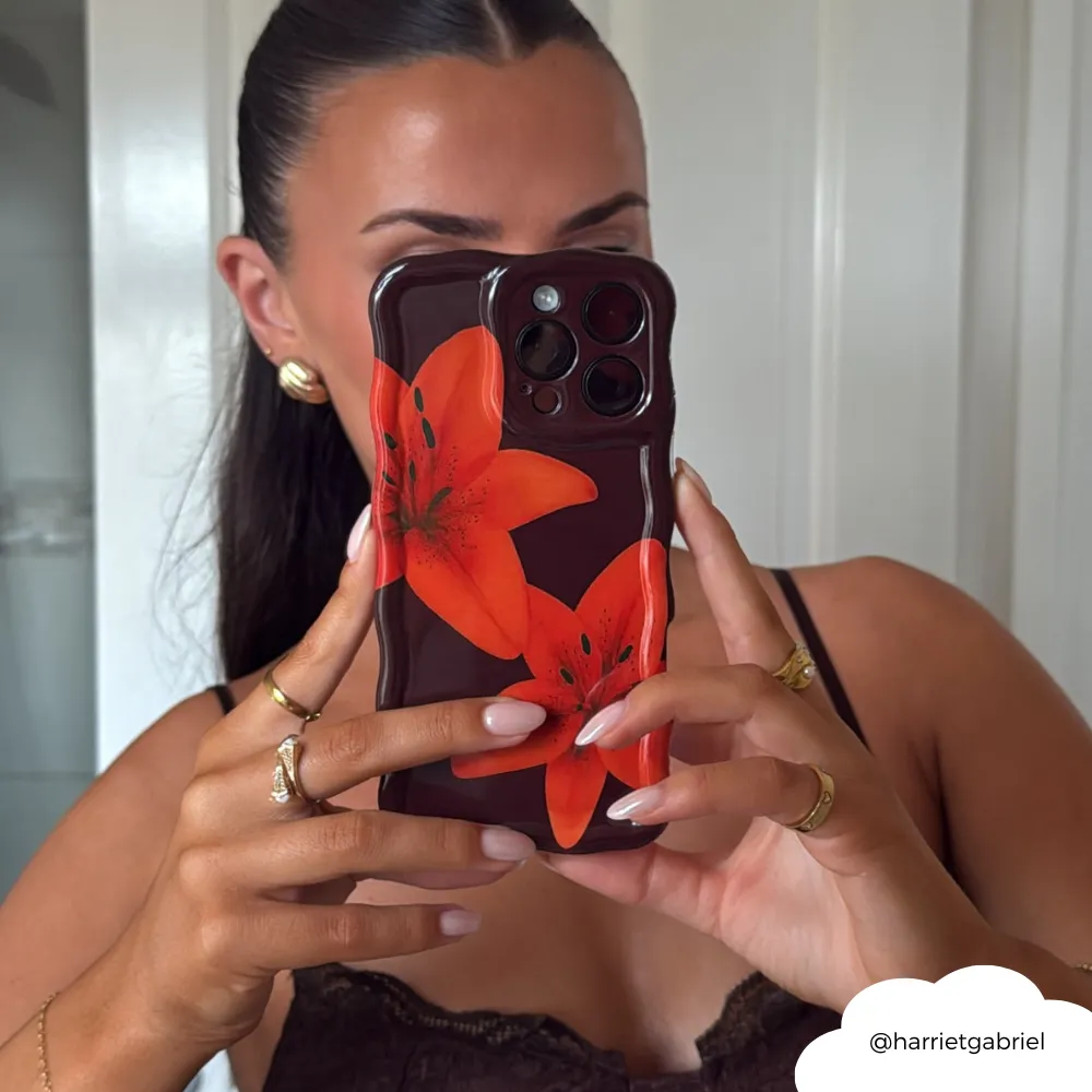 Universal Design Wavy Phone Case - Cinnamon Lily