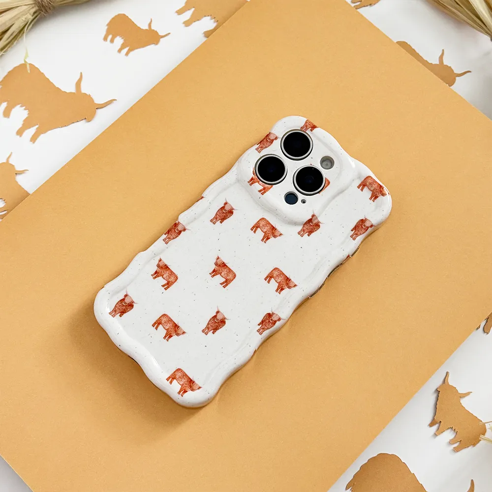 Premium Feel Rugged Edge Texture Wavy Phone Case - Highland Cow
